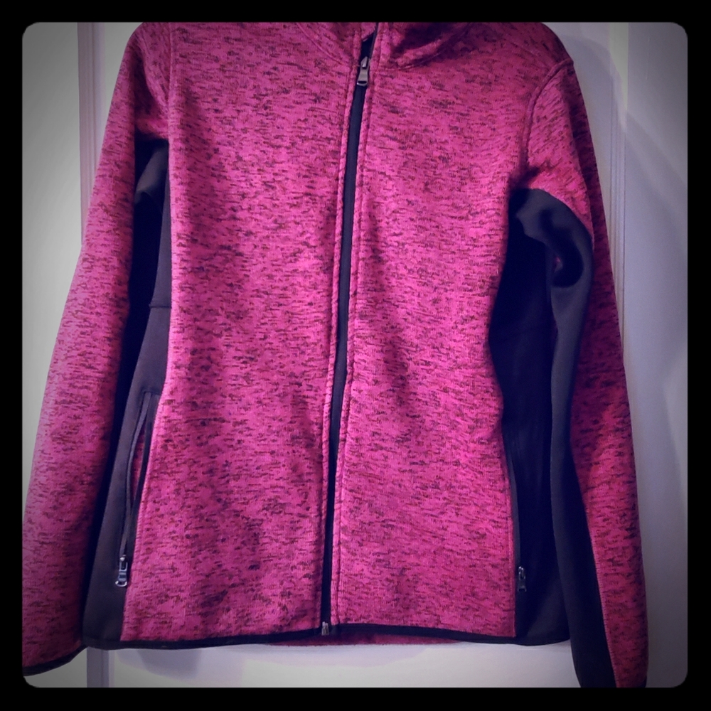 Magenta zip up activewear